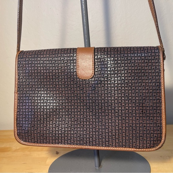 Ted Lapidus Paris Vintage 80s Monogram Leather Crossbody Bag flap closure - Picture 4 of 16